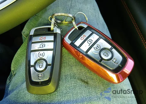 2025 Ford Explorer St из США, поврежденный, VIN 1FMWK8GCXSGC18214